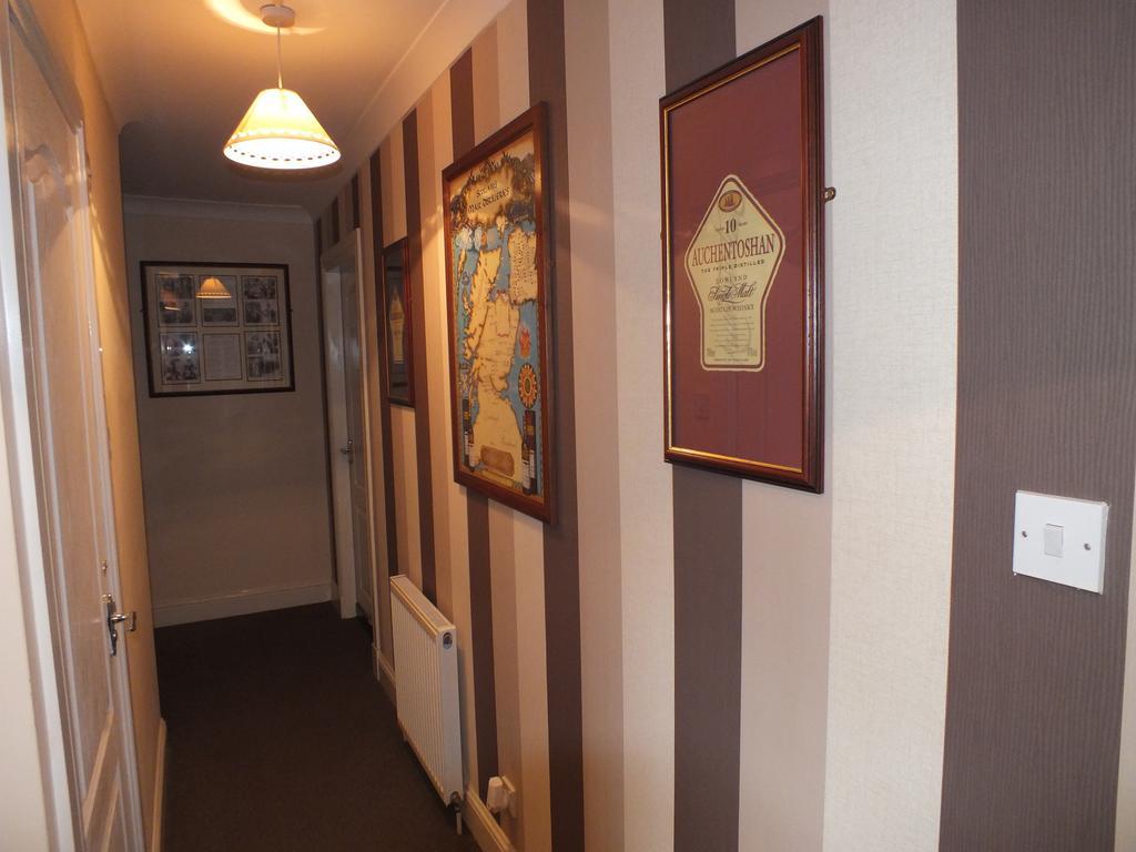St Andrews Guest House เออร์วิน ภายนอก รูปภาพ